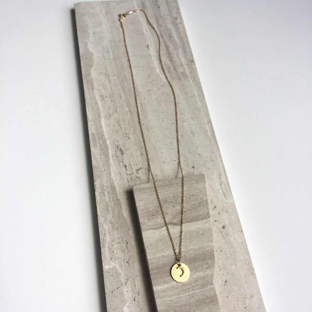 Sun & Moon Coin pendant Necklace — Gold - Picture 4 of 4